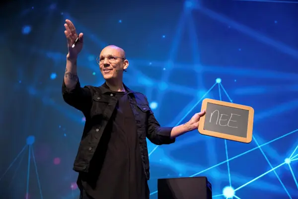 Een unieke spreker in Nederland: Georges Hilaul – De Connectionist