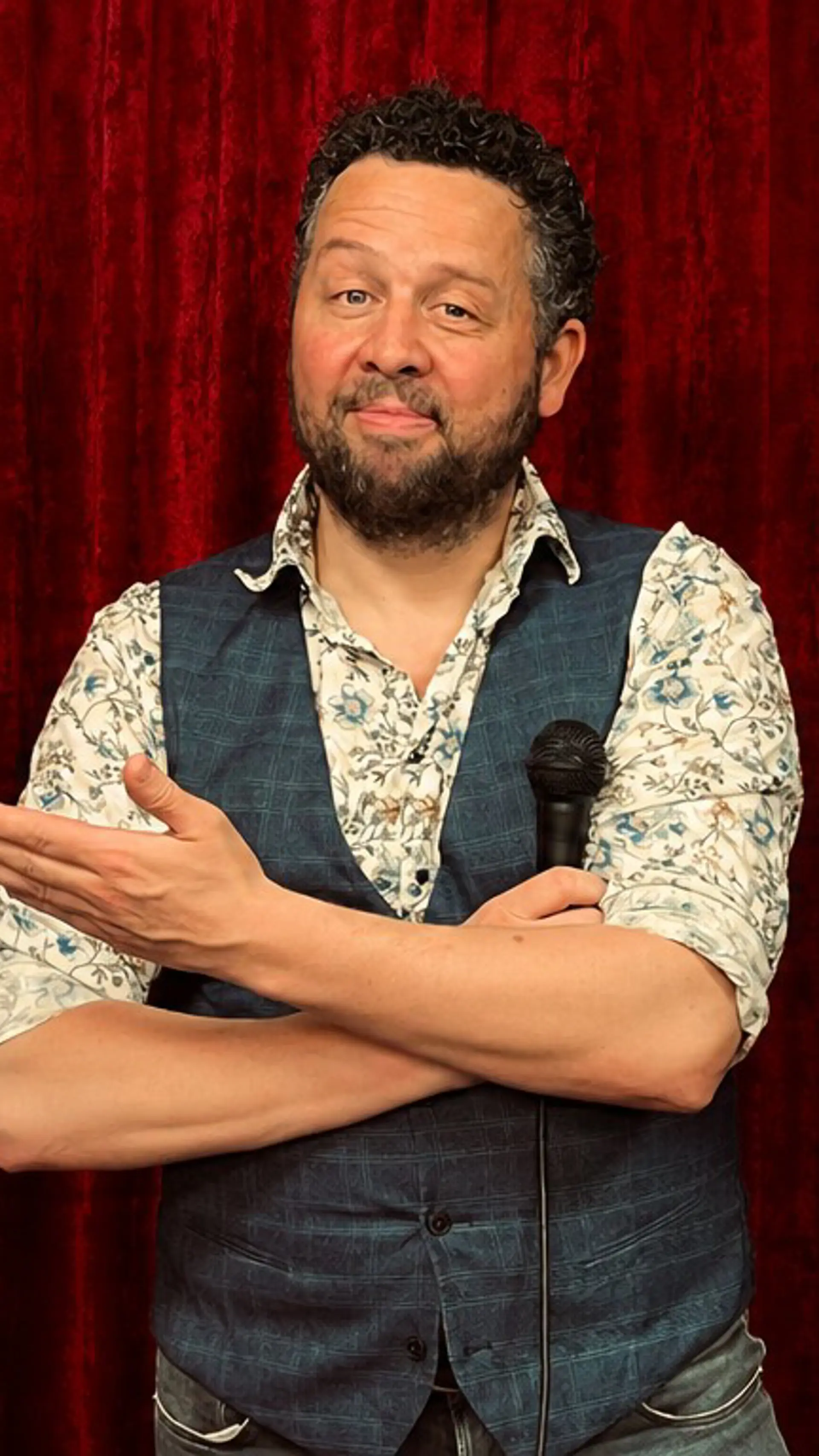 Raymon Hofkens - <p data-start="1573" data-end="1702">Comedian, cabaretier en humorcoach die laat zien hoe humor zorgt voor verbinding, psychologische veiligheid en betere resultaten.</p>