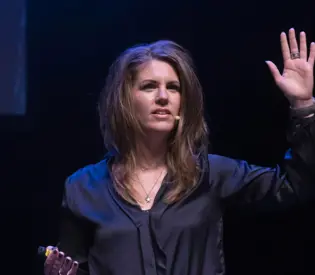 Joyce de Ruiter, Van kokervisie naar bubbels over diversiteit