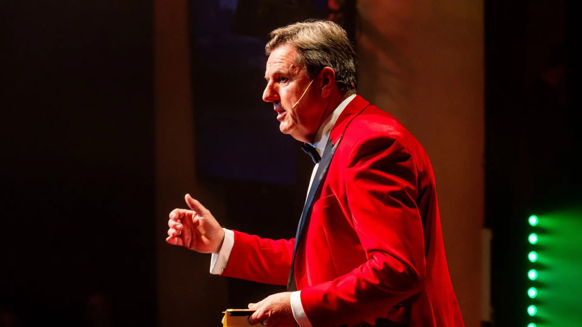 Robert-Jan Knook - <p>Presentator, ondernemer en mediaspecialist met ruime ervaring in radio, televisie en live events vol energie en interactie.</p>