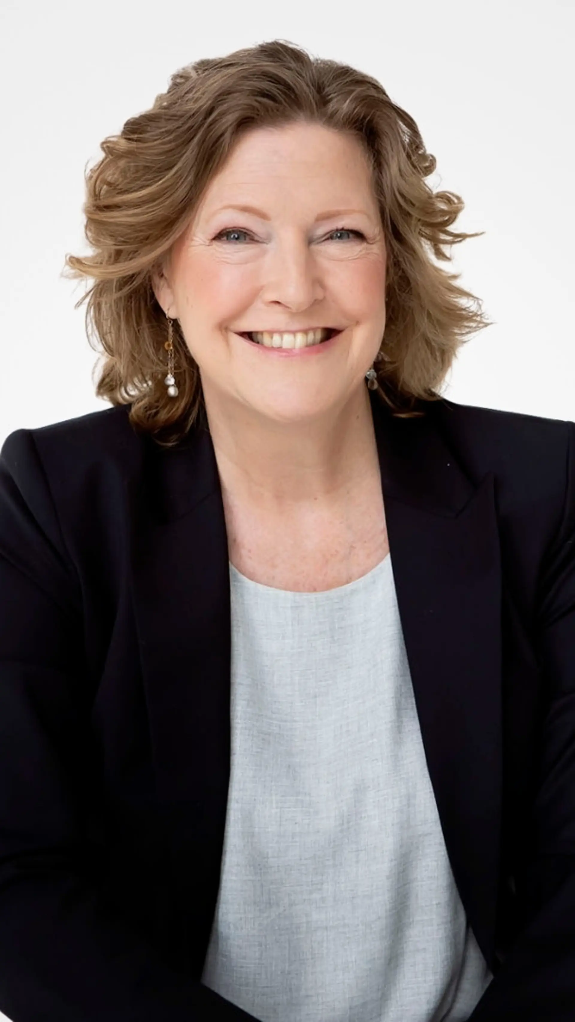 Margot van Brakel - <p data-start="637" data-end="799">Futurist en auteur die organisaties helpt vertragen om vanuit verbinding en verbeeldingskracht duurzaam te versnellen en regie te nemen in verandering.</p>