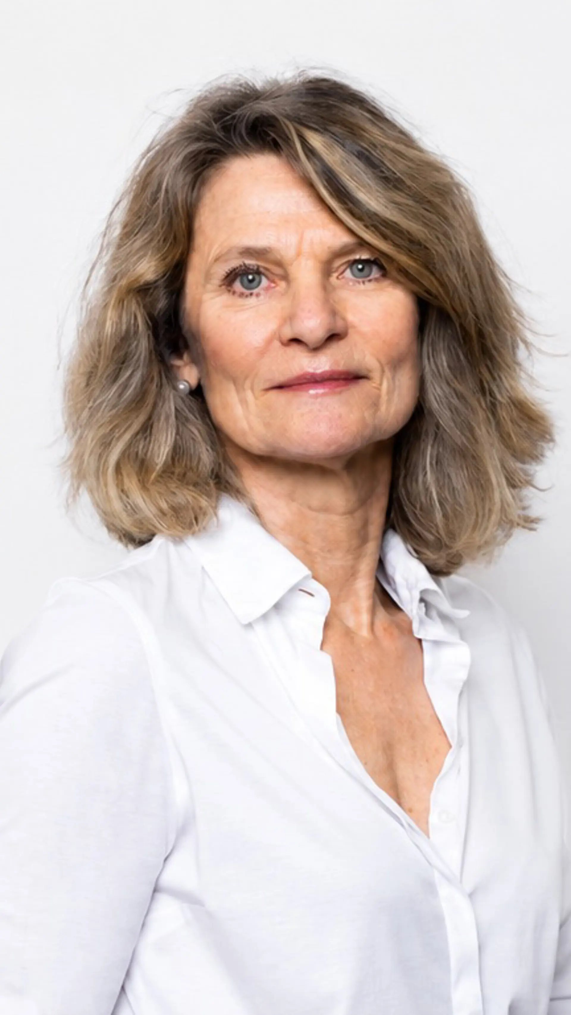 Caroline de Gruyter - <p data-start="1132" data-end="1277">Journalist, Europa correspondent en auteur met een scherp oog voor politieke en geopolitieke ontwikkelingen die het Europese landschap vormgeven.</p>