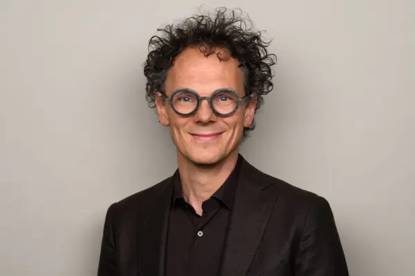 Van schaatsbaan naar digitale visie: Ben van der Burg als spreker