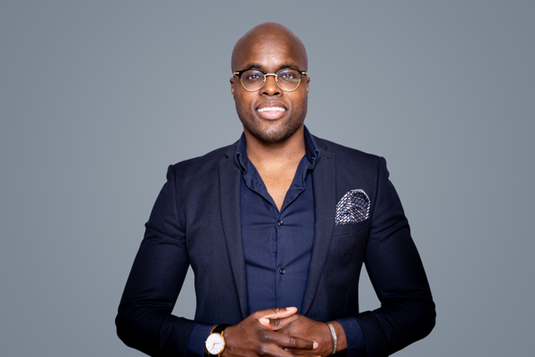 Jandino Asporaat: meer dan een comedian - een spreker die harten raakt