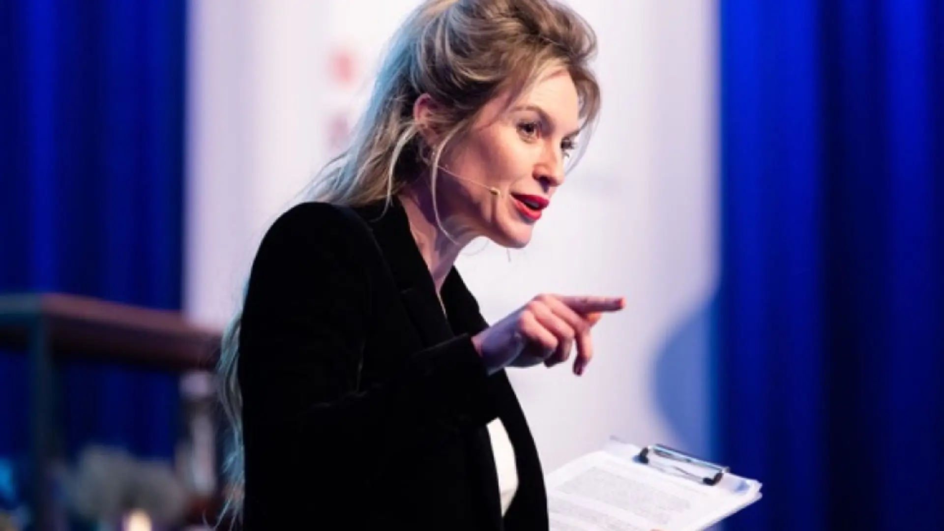 Lauren Verster - <p>Programmamaker en presentatrice, combineert mediakennis met inzicht in publiek en interactie voor unieke zakelijke events.</p>