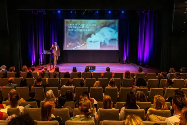 Thijs Leenman – De psycholoog die verandering menselijk maakt