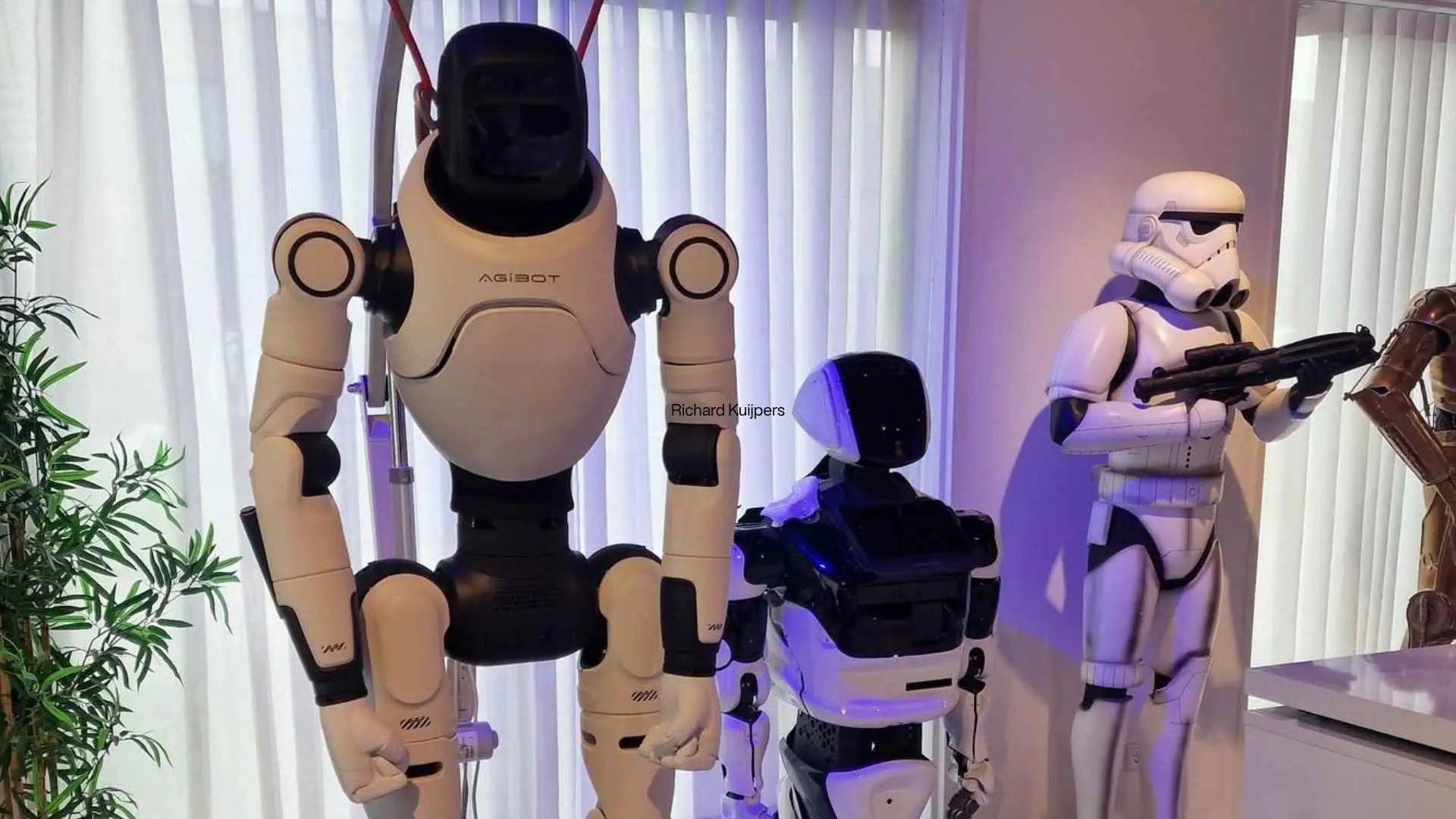 Richard Kuijpers - <p>Robotica expert en praktijkdeskundige die met live demonstraties, humor en heldere voorbeelden laat zien hoe robots organisaties veranderen.</p>