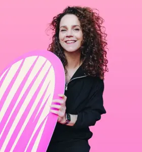 Maartje Derksen - Spreker, trainer en expert in zelfleiderschap deelt een rauw en inspirerend verhaal over veerkracht, regie en leven vanuit eigen waarden.