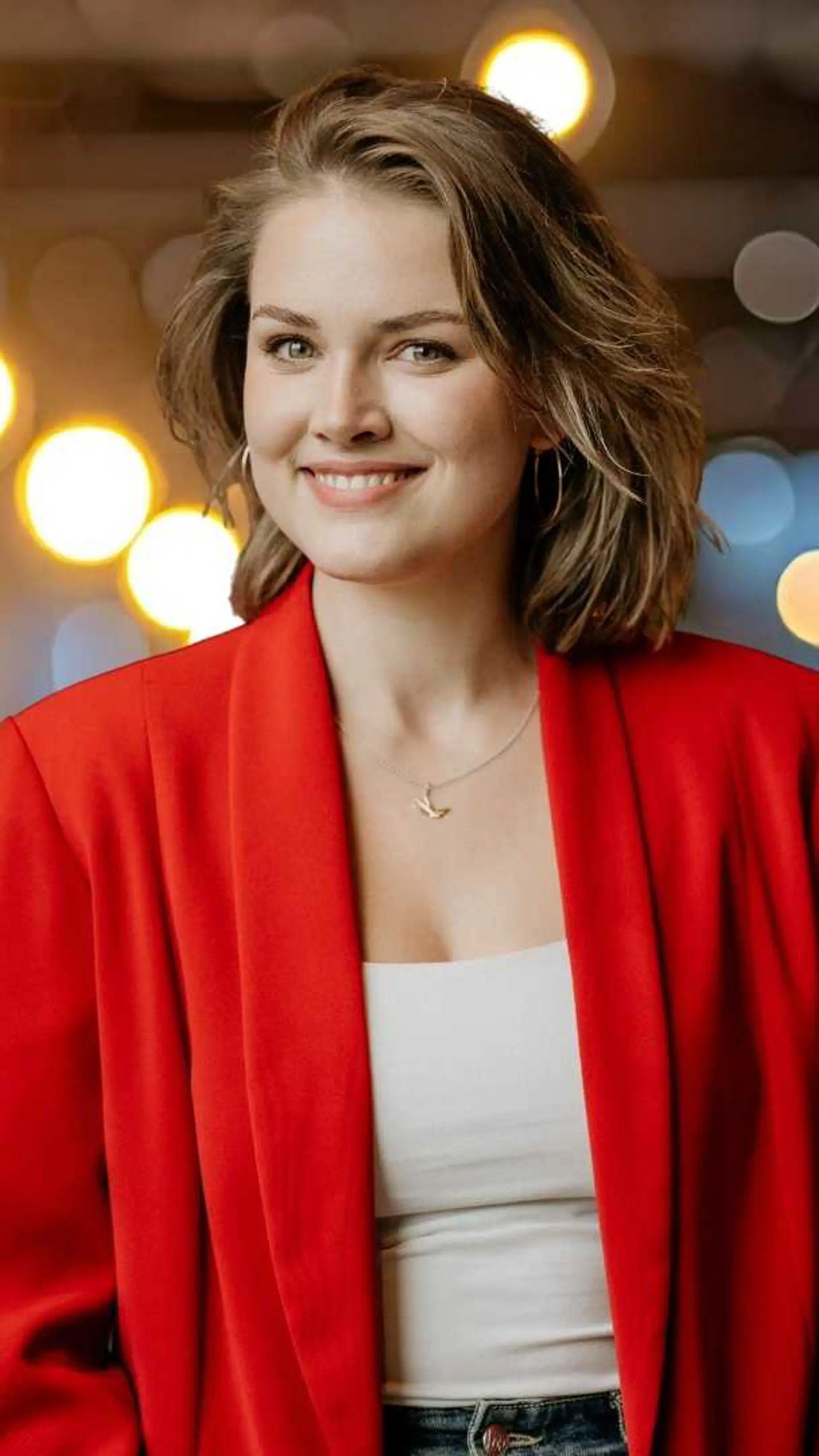 Martine van der Meijden - <p>Dagvoorzitter en presentatrice die met energie en aandacht elk event transformeert tot een verbindende ervaring waarin publiek en sprekers tot hun recht komen</p>