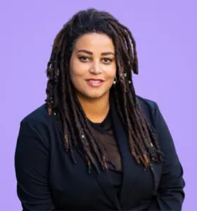 Sacha Martina - Expert in inclusie en diversiteit die leiders en teams activeert met praktische strategieën voor sterkere samenwerking, innovatie en duurzame groei.