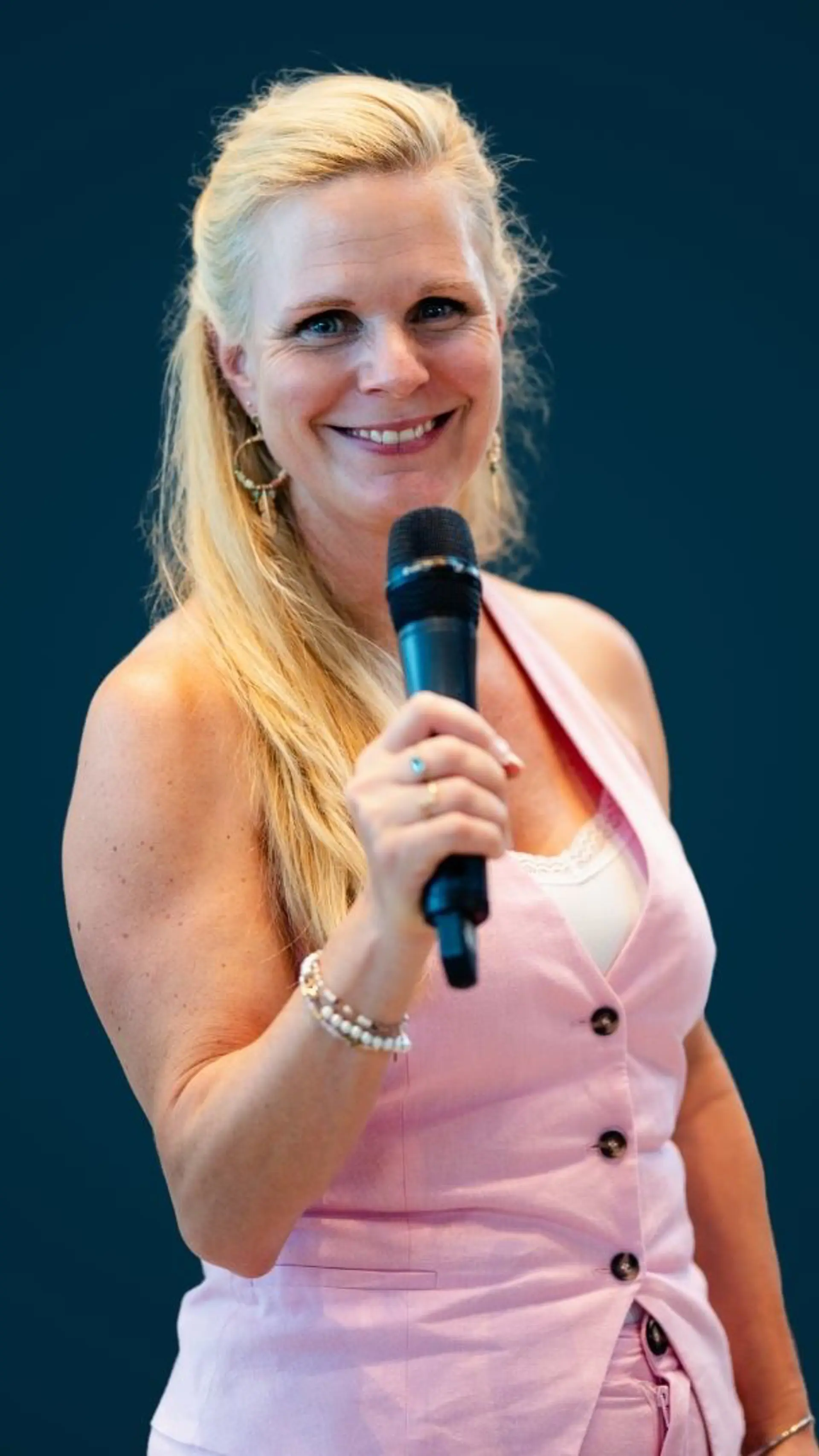 Rosalie Reichardt-Mulder - <p>Spreker, onderzoeker en auteur gespecialiseerd in leiderschap, werkgeluk en zelfregie, met een sterke combinatie van wetenschap, praktijk en persoonlijke verhalen.</p>