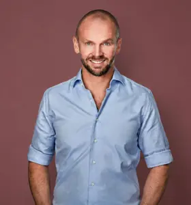 Robert Daverschot - Dagvoorzitter, moderator en speaker coach die inhoud, interactie en energie moeiteloos samenbrengt en ieder programma professioneel begeleidt.