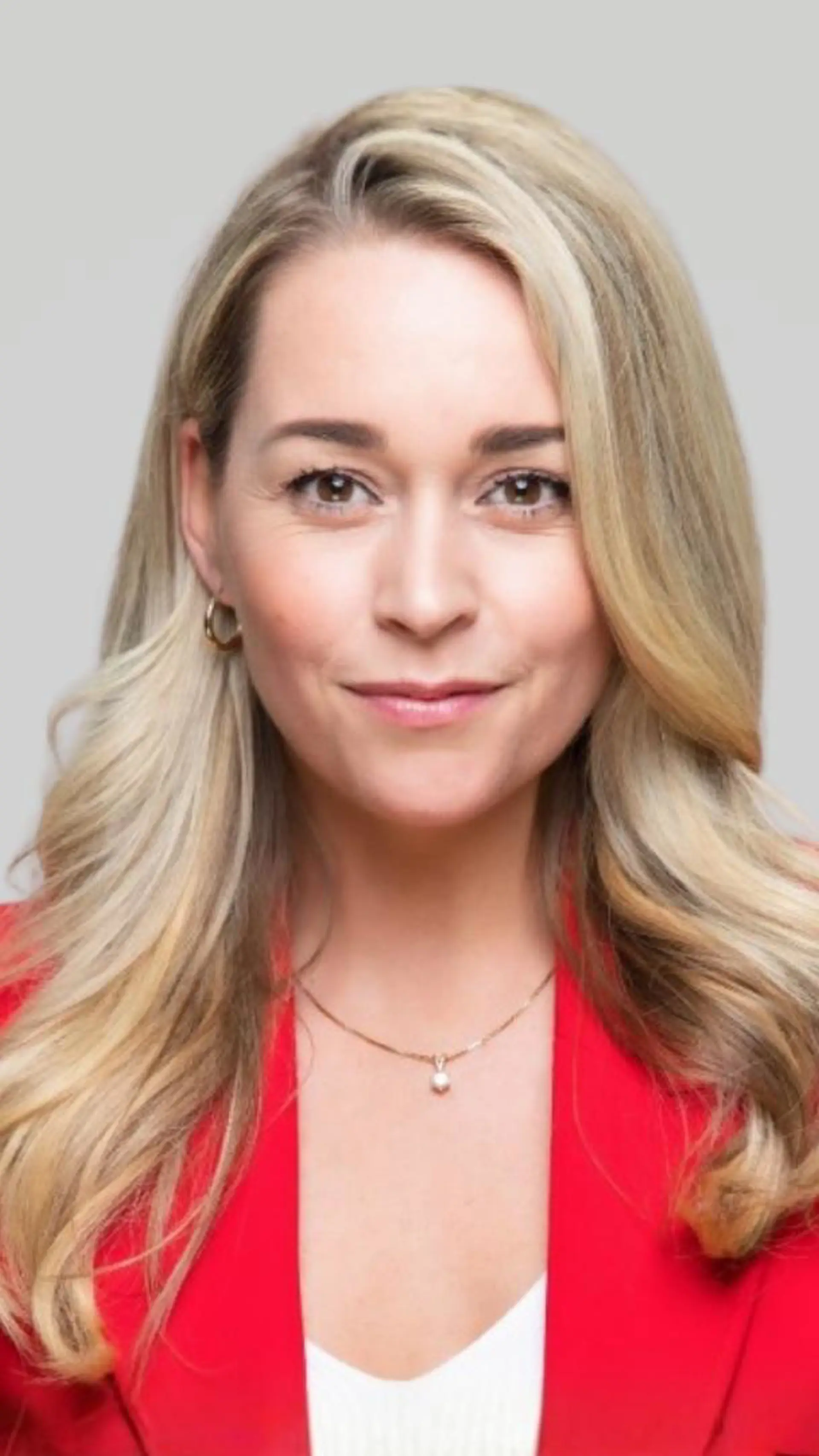 Ingrid Jansen - <p>Dagvoorzitter, presentatrice en media professional die met energie, podiumervaring en oprechte verhalen elk event meer ritme, verbinding en impact geeft.</p>