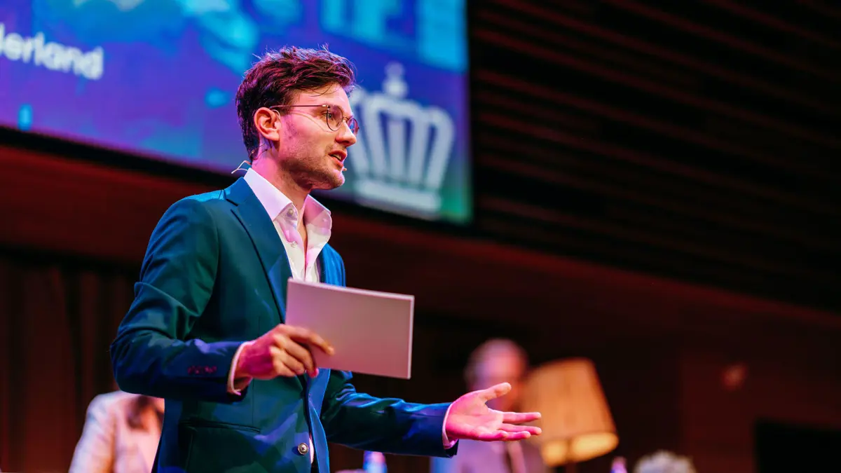 Waarom een goede dagvoorzitter het verschil maakt op jullie event