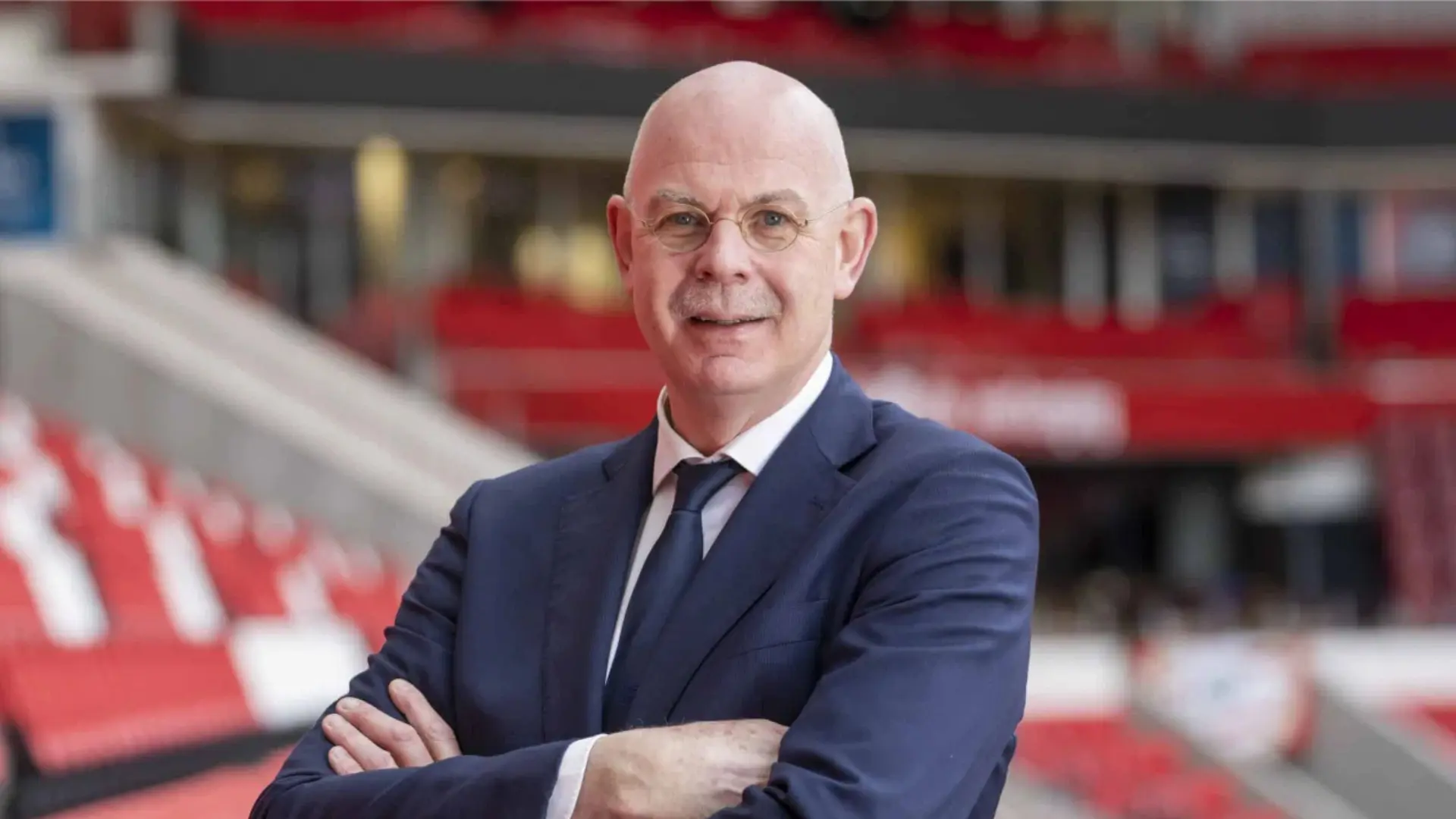 Toon Gerbrands - <p>Bestsellerauteur en voormalig algemeen directeur van AZ en PSV en coach die inzichten uit topsport vertaalt naar leiderschap en groei.</p>