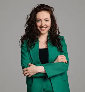 Dagmar Rijff - Dagvoorzitter, expert in communicatie met podiumervaring en lef. Combineert inhoud, improvisatie en interactie tot impactvolle bijeenkomsten.