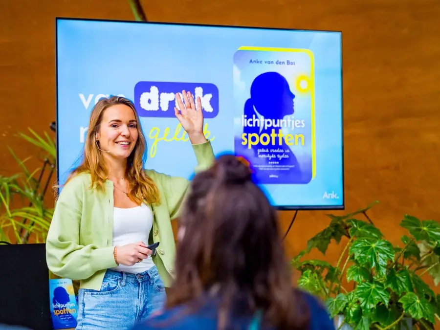 Waarom spreker Anke van den Bos werkgeluk weer praktisch maakt