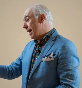 Koen Kas - Gezondheidszorg futuroloog, hoogleraar moleculaire oncologie &amp; delight denker. Als spreker en CEO van Healthskouts schetst hij een beeld op de toekomst van de zorg.