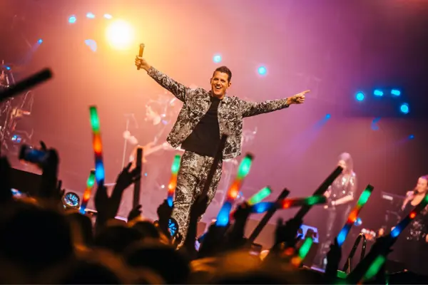 Quizplezier met Kees Tol: interactie, energie en een zaal die meedoet