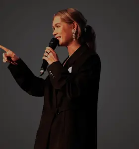 Léonie Kennepohl - Spreker over diversiteit, Gen-Z en ondernemerschap. Praktische inzichten om vrouwen in finance aan te trekken en te behouden.