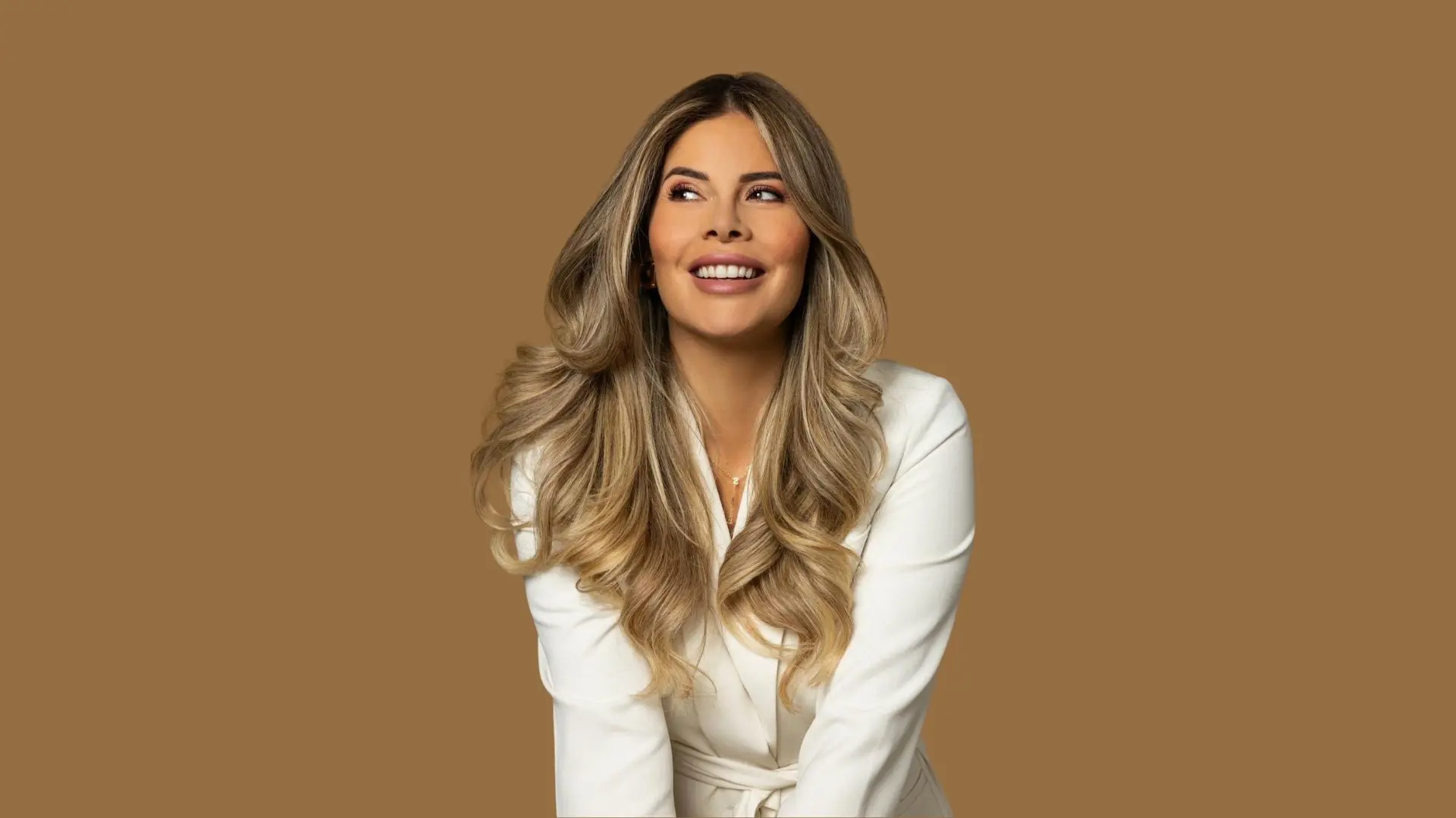 Stephanie Tency - <p data-start="1432" data-end="1561">Presentatrice, producent en auteur Stephanie Tency deelt een indringend verhaal over zelfbeeld, mentale gezondheid en de kracht van kwetsbaarheid.</p>