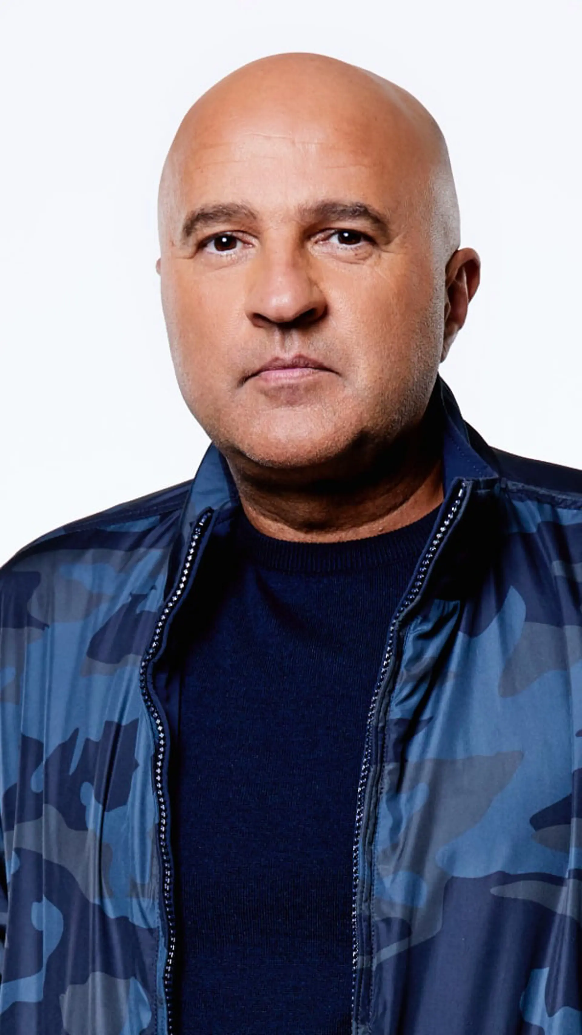 John van de Heuvel - <p>Misdaadjournalist en voormalig undercoveragent, gespecialiseerd in onthullingen en praktische inzichten over criminaliteit en veiligheid.</p>