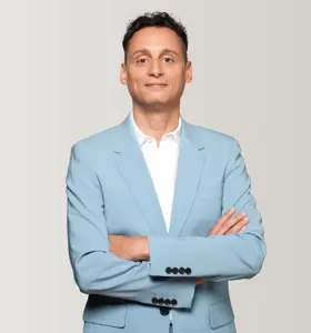 Farid Tabarki - Visionair denker en oprichter. Hij onthult hoe organisaties kunnen navigeren in een vloeibare samenleving, met visie, veerkracht en organiserende principes.