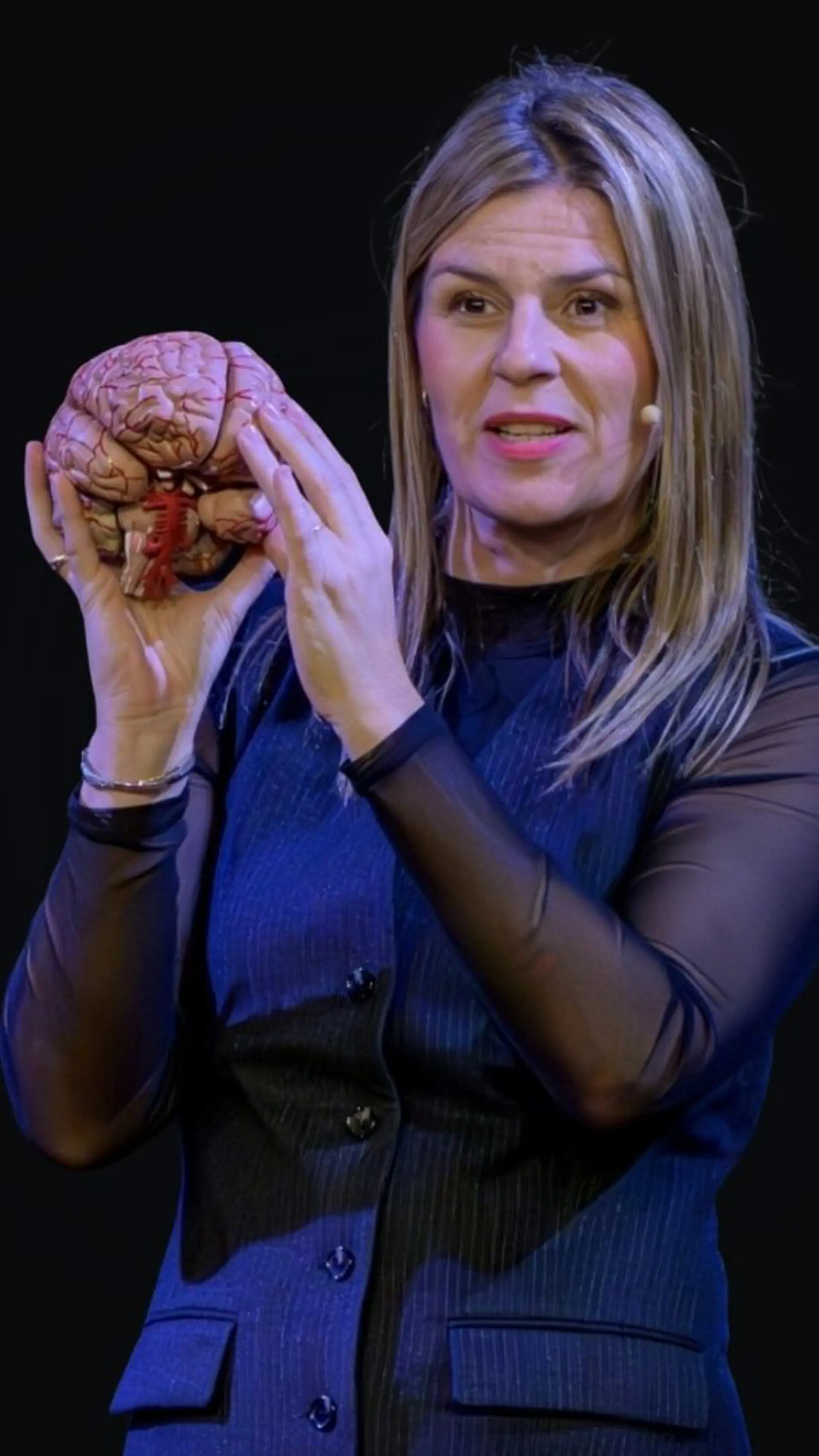 Carla Luten - <p>Trainer en expert in non verbale communicatie helpt professionals gedrag en signalen beter begrijpen voor meer impact en sterkere verbinding</p>