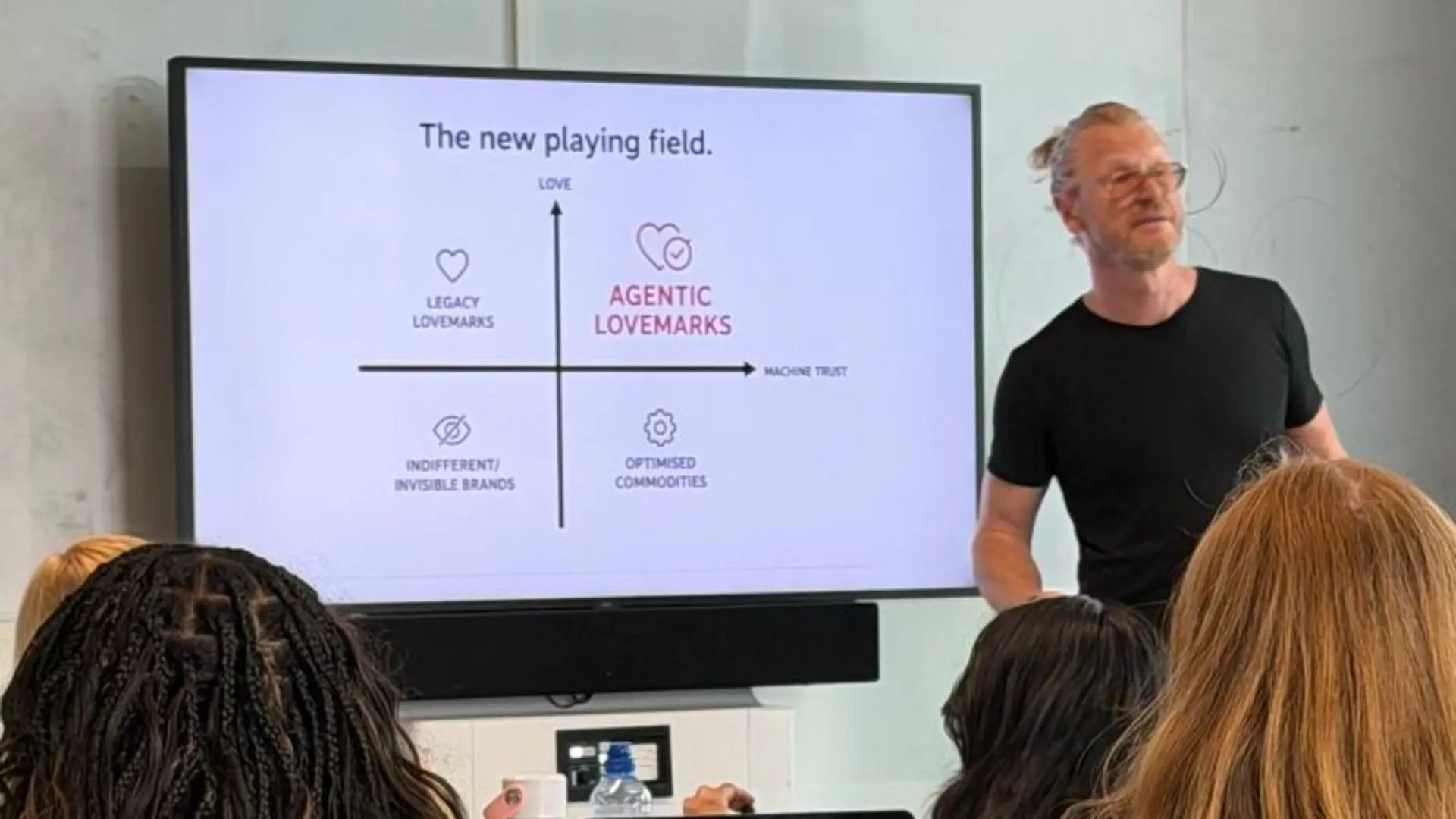 Arjan Kapteijns - <p>Keynote spreker, brand strateeg en voormalig CEO Saatchi die toont hoe merken zichtbaar en gekozen blijven in een AI-gedreven markt.</p>