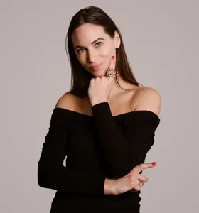 Marlieke Koks - Spreker over neurodiversiteit en presentator. Marlieke combineert persoonlijke verhalen met wetenschap in interactieve lezingen vol inzicht en humor.