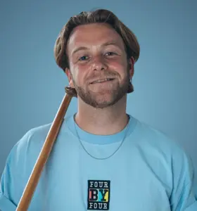 Meester Hidde - Onderwijsvernieuwer. Hij inspireert met vernieuwende onderwijsideeën, tools en verhalen die kansengelijkheid en innovatie tastbaar maken.