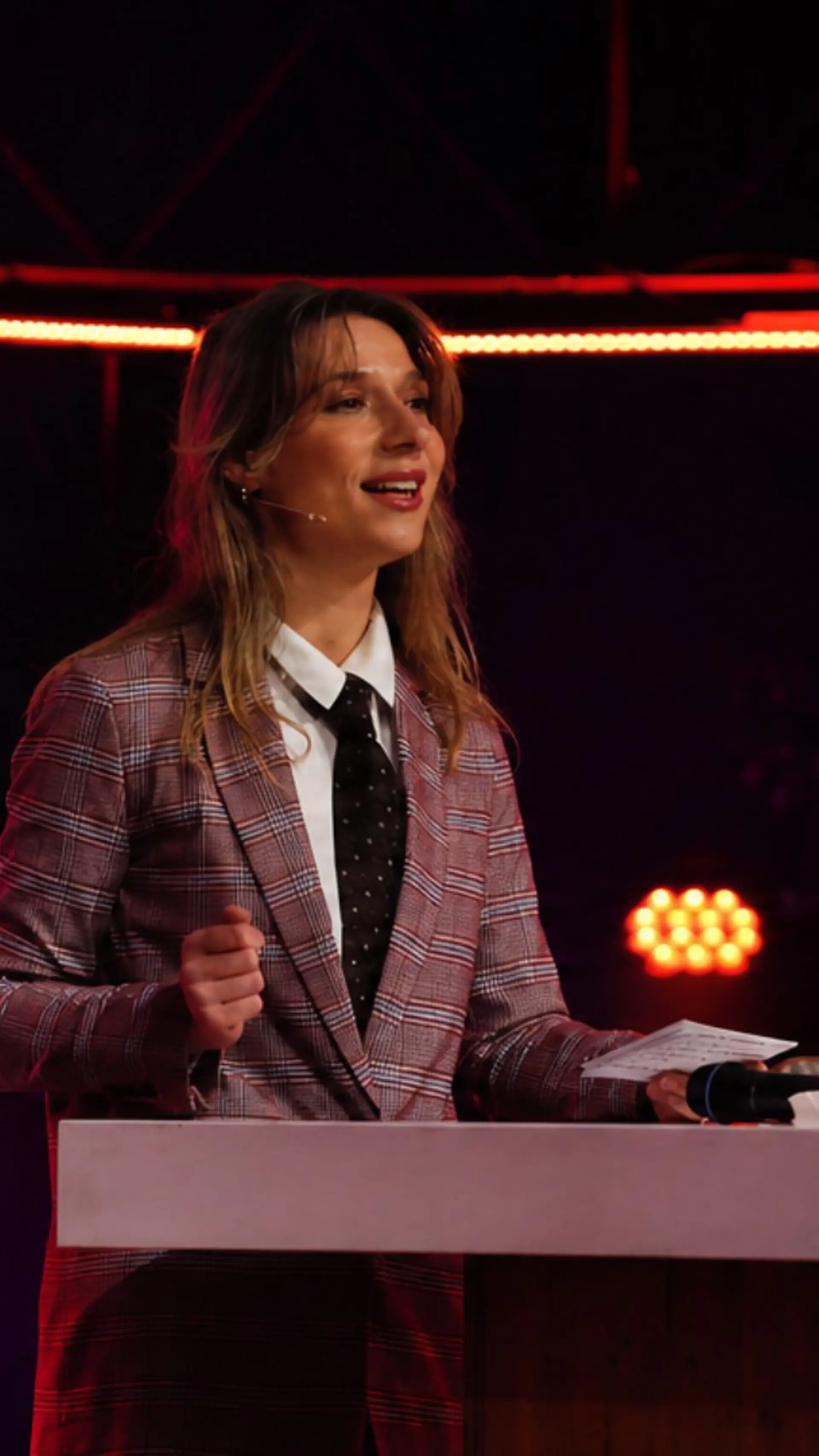 De Speld Live - <p>Satirische liveshow en eventact die met actuele humor, interactie en maatwerk zorgt voor een energieke afsluiting van elk evenement.</p>
