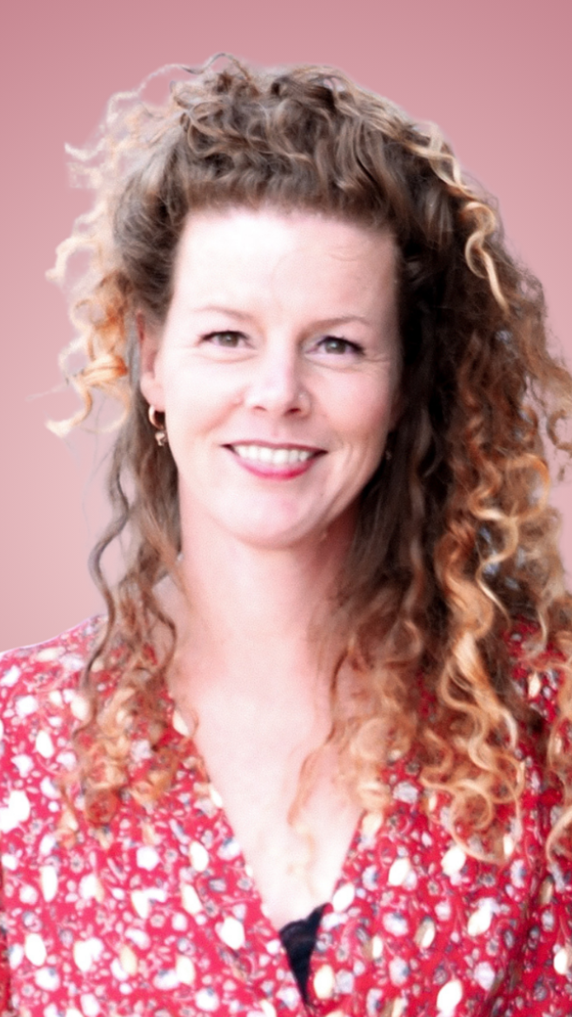 Carlijn Hermes - <p>Spreker, auteur en trainer, helpt organisaties werkstress verminderen en vitaliteit vergroten met praktische strategieën voor digitale balans en zelfleiderschap.</p>