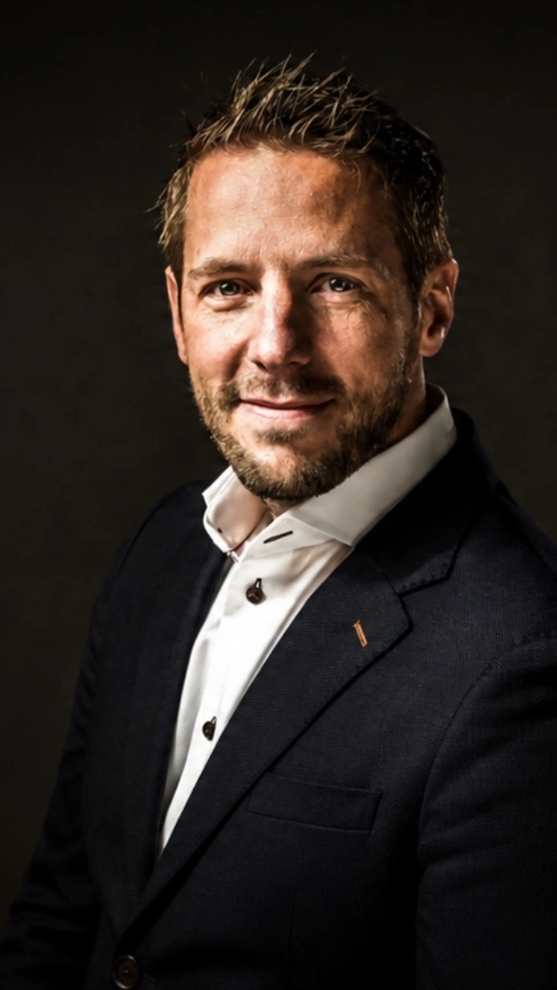 Christian Kromme - <p>Visionair, futurist en AI onderzoeker inspireert met vernieuwende inzichten over technologie, menselijke ontwikkeling en toekomstgericht leiderschap.</p>