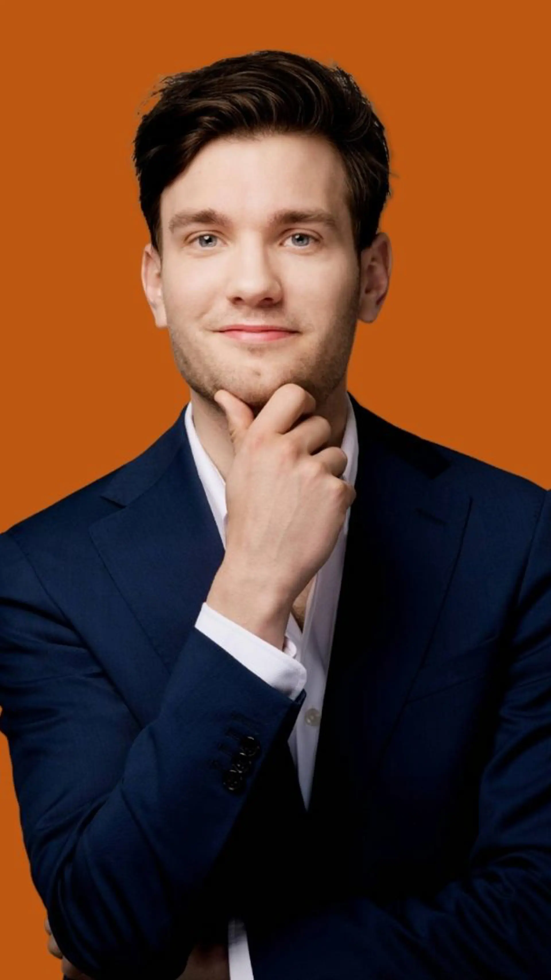 Kees Dorresteijn - <p data-start="264" data-end="442">Ervaren dagvoorzitter en journalist die elk evenement versterkt met scherpe vragen, creativiteit en een ontspannen, energieke sfeer.</p>