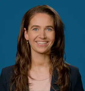 Bianca van Elp - Dagvoorzitter en moderator die rust en verbinding brengt en met intuïtie en scherpte gesprekken verdiept en elk event transformeert tot een betekenisvolle ervaring.